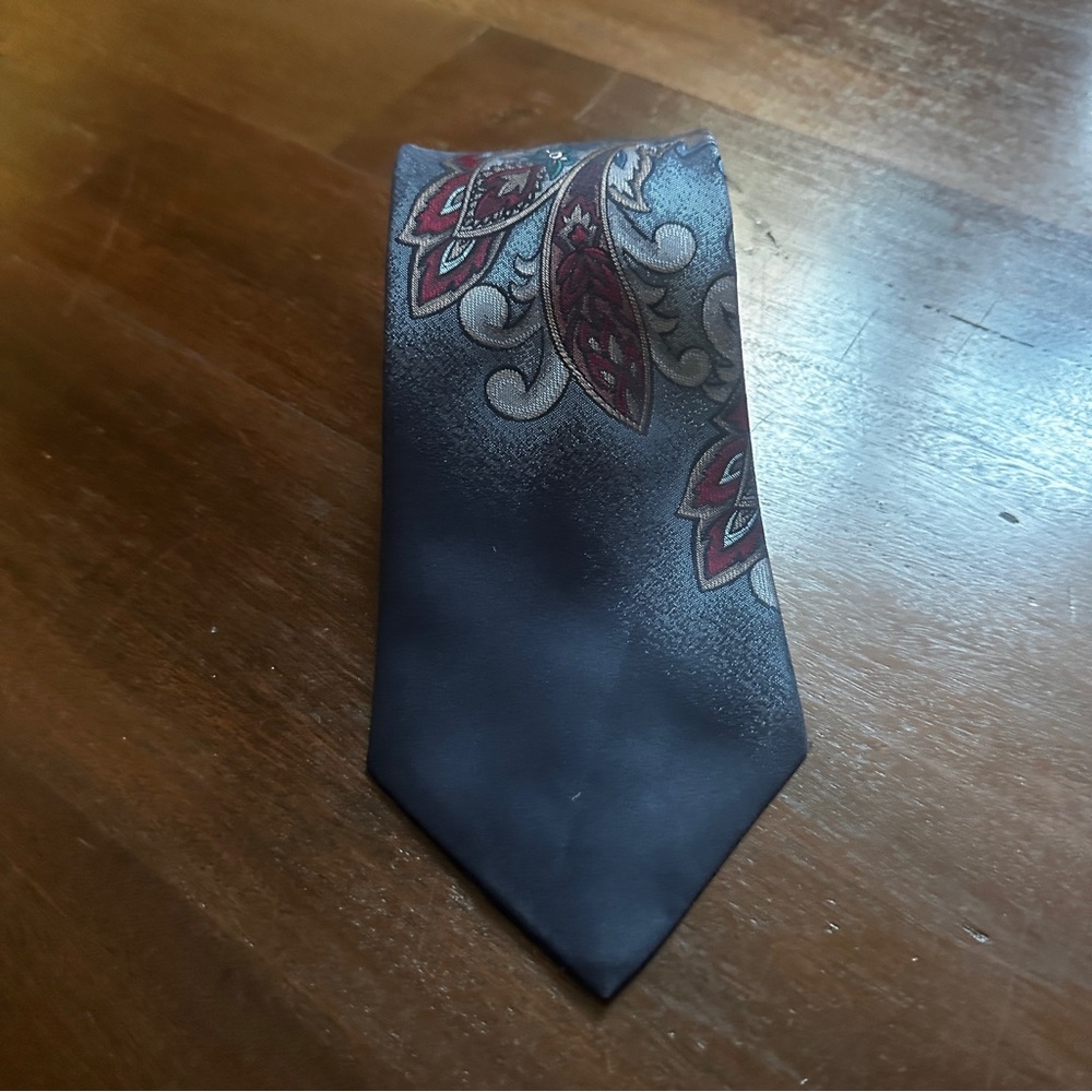 Windridge Dark Blue Floral Silk Tie